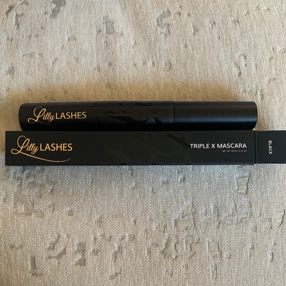 Lilly Lash Triple X Mascara- Black - Picture 4 of 6